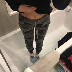 Splendid joggers size S